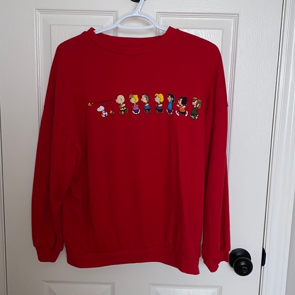 Peanuts Sweaters - Woman’s Peanuts Crewneck Sweater - Size Medium